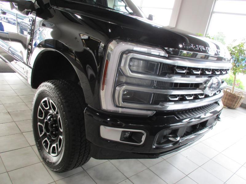 Ford F-250 SD Platinum Crew Cab 4WD 2024
