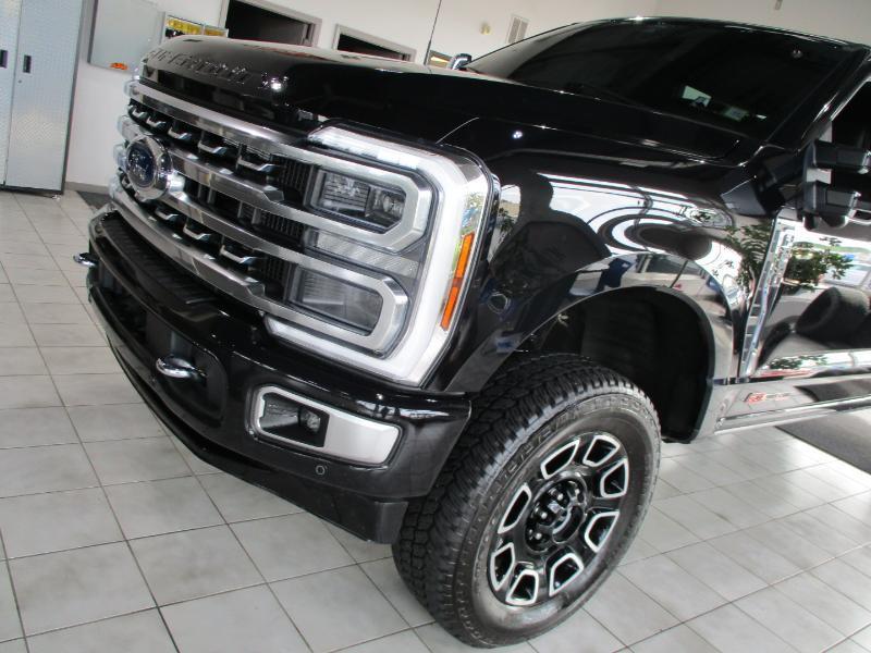 Ford F-250 SD Platinum Crew Cab 4WD 2024
