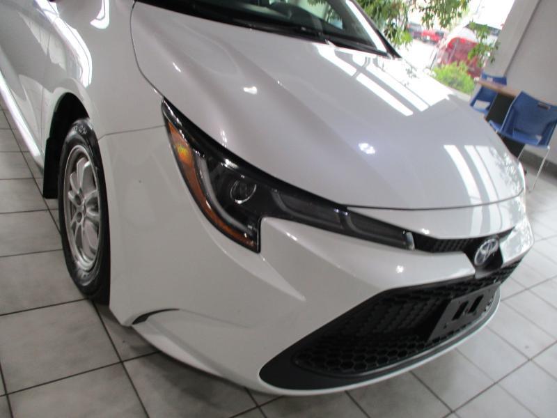 Toyota Corolla LE Hybrid 2022