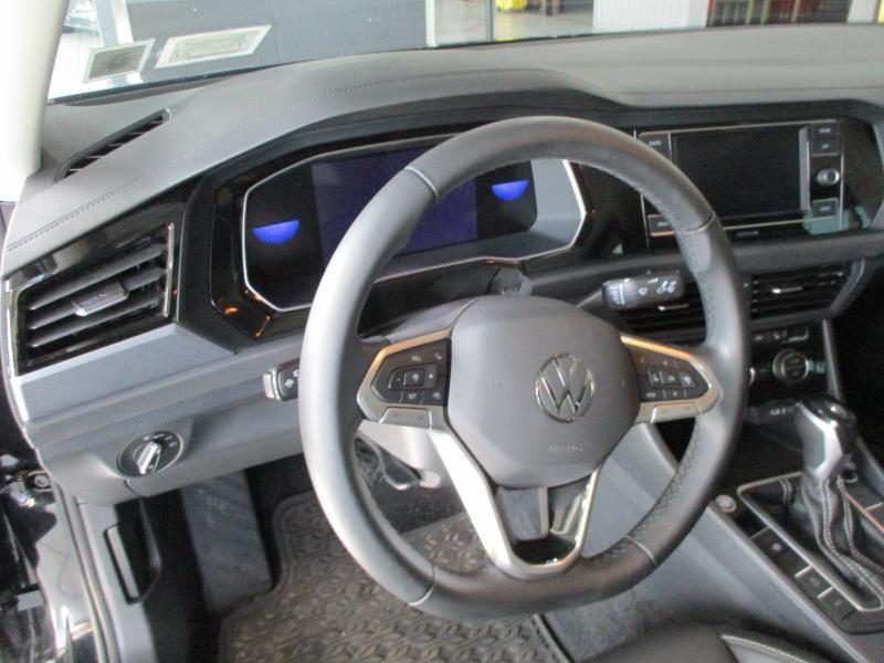 Volkswagen Jetta SE 2024
