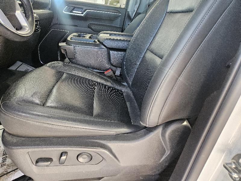 GMC Sierra 1500 4WD Crew Cab 147" SLT 2025