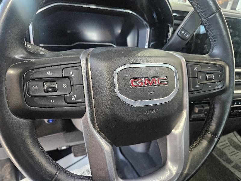 GMC Sierra 1500 4WD Crew Cab 147" SLT 2025