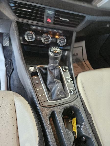 Volkswagen Jetta 1.4T S 6M 2021