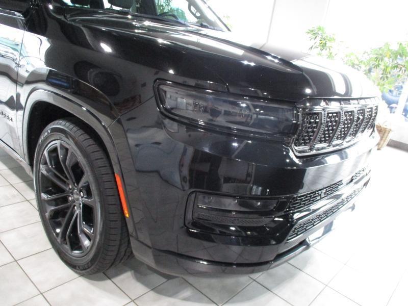 Jeep Grand Wagoneer  2024