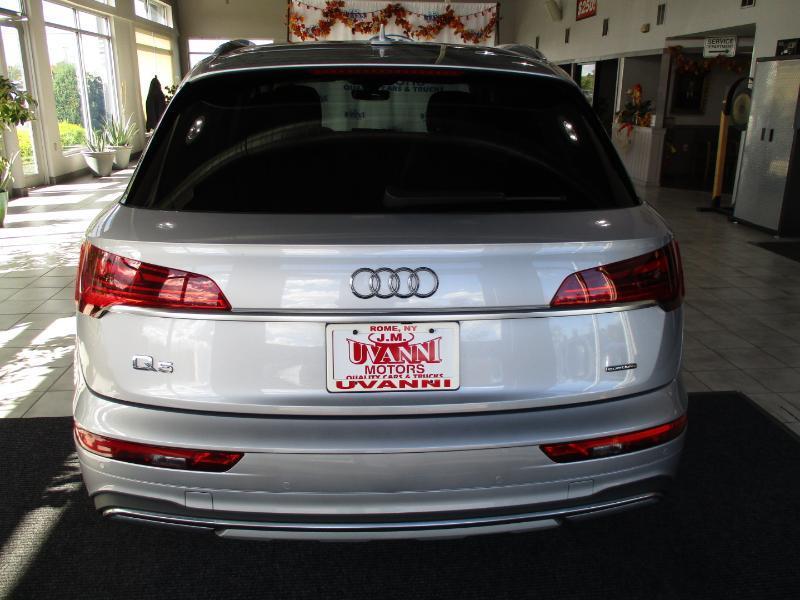 Audi Q5 2.0T Premium quattro 2023