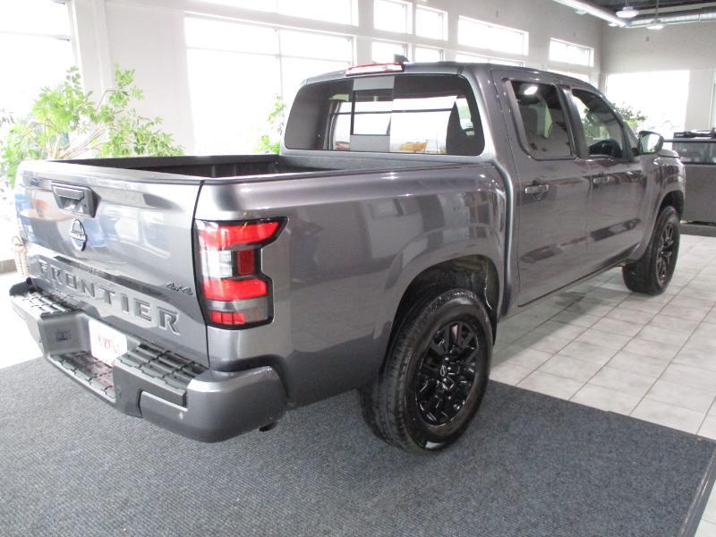 Nissan Frontier SV Crew Cab 4WD 2026