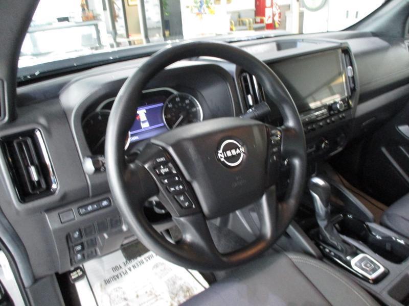 Nissan Frontier SV Crew Cab 4WD 2026