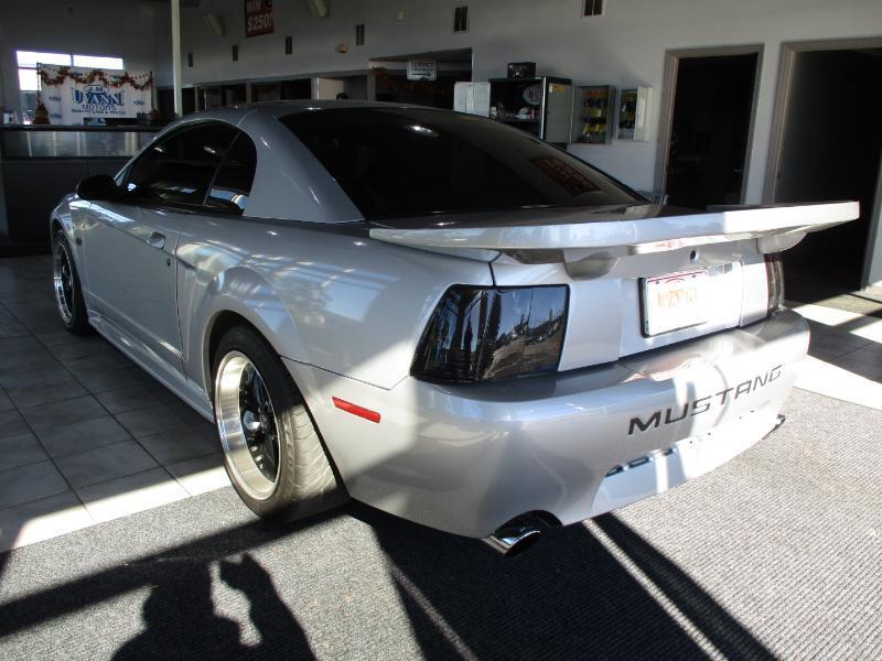 Ford Mustang GT Coupe 2000