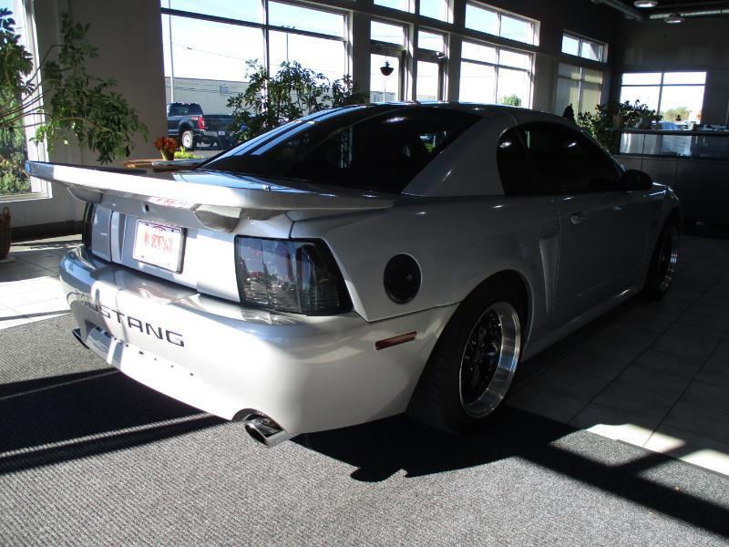 Ford Mustang GT Coupe 2000