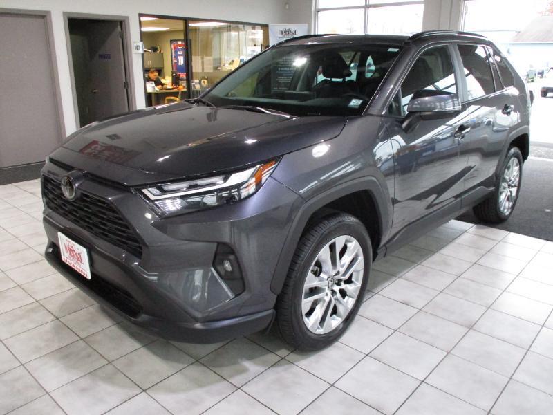 Toyota RAV4 XLE Premium AWD 2025