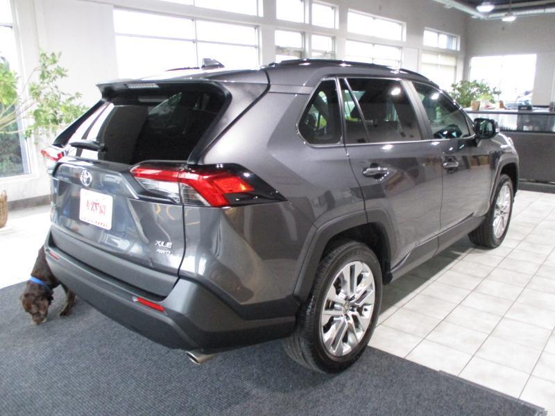 Toyota RAV4 XLE Premium AWD 2025