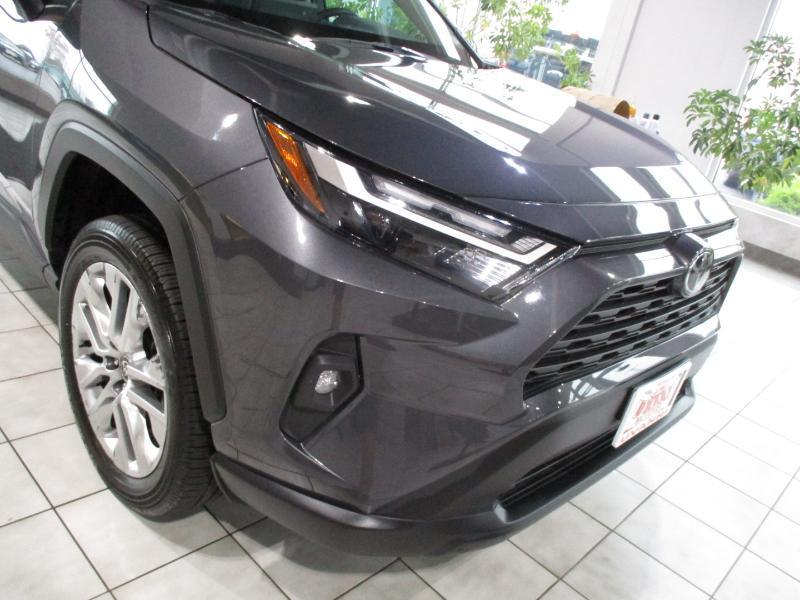 Toyota RAV4 XLE Premium AWD 2025