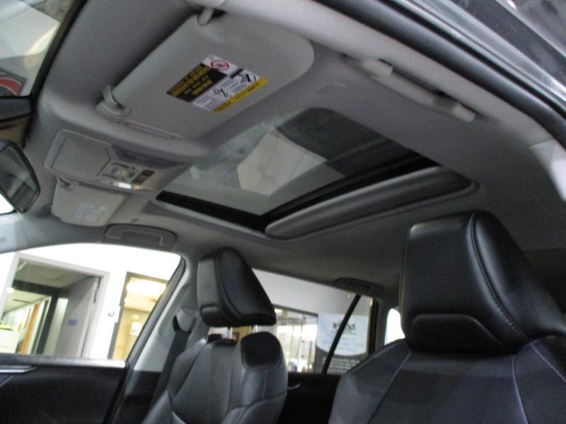 Toyota RAV4 XLE Premium AWD 2025