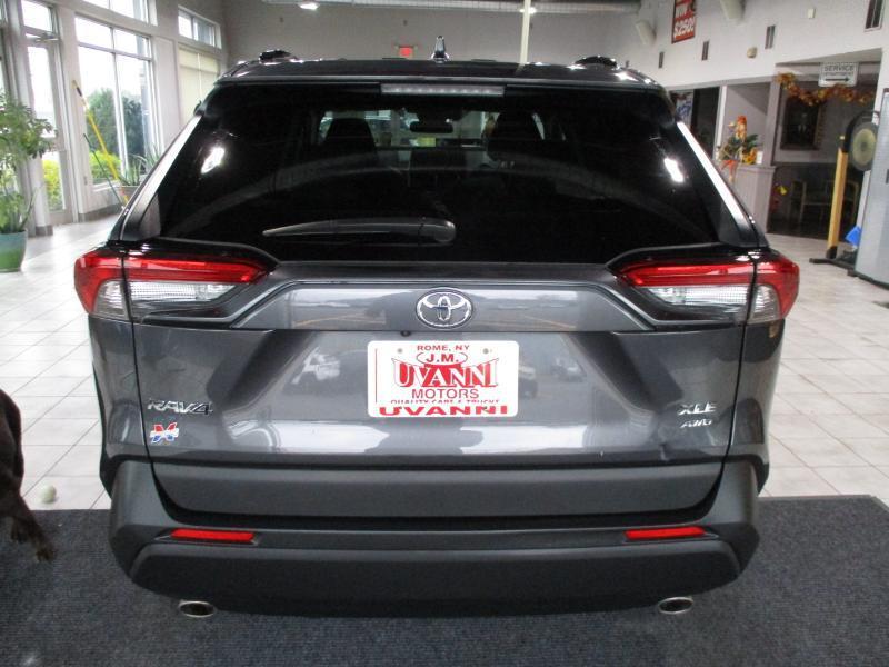 Toyota RAV4 XLE Premium AWD 2025