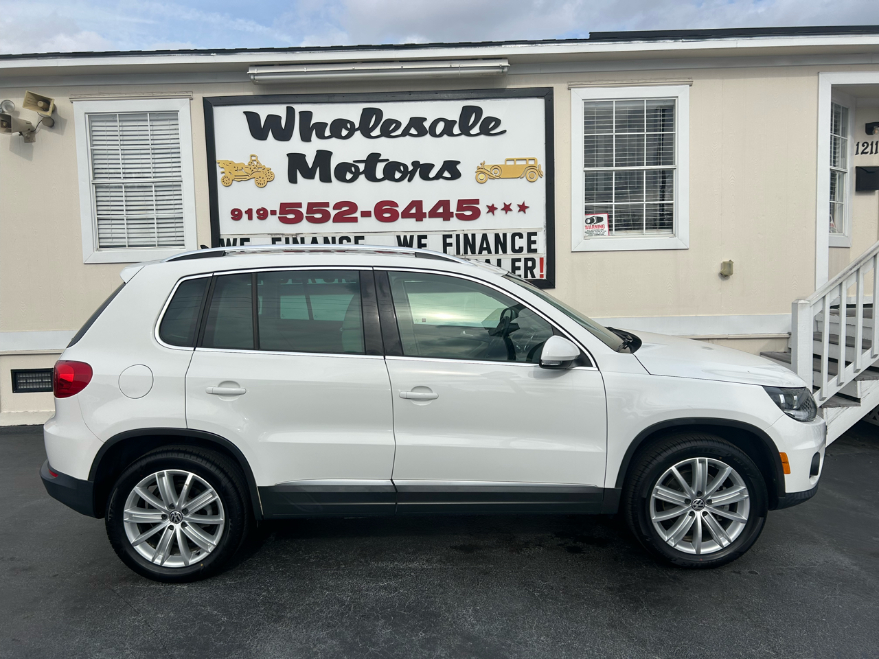 Volkswagen Tiguan S 2012