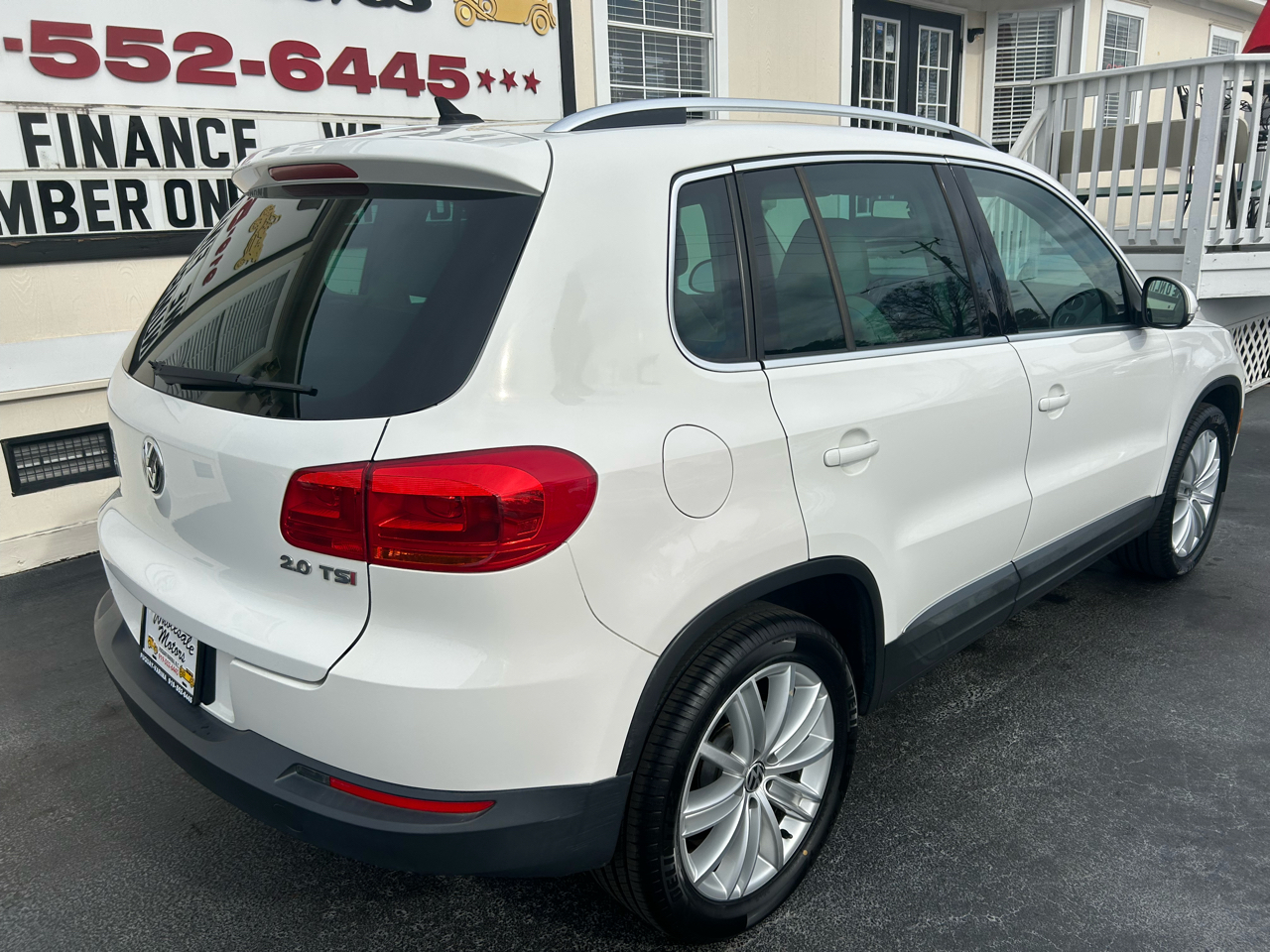Volkswagen Tiguan S 2012