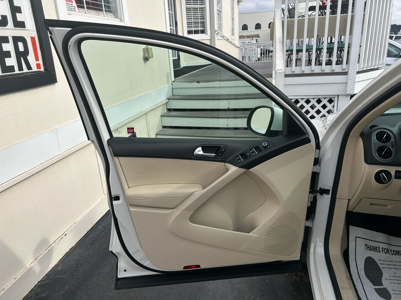 Volkswagen Tiguan S 2012