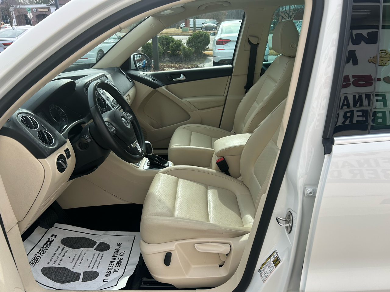 Volkswagen Tiguan S 2012