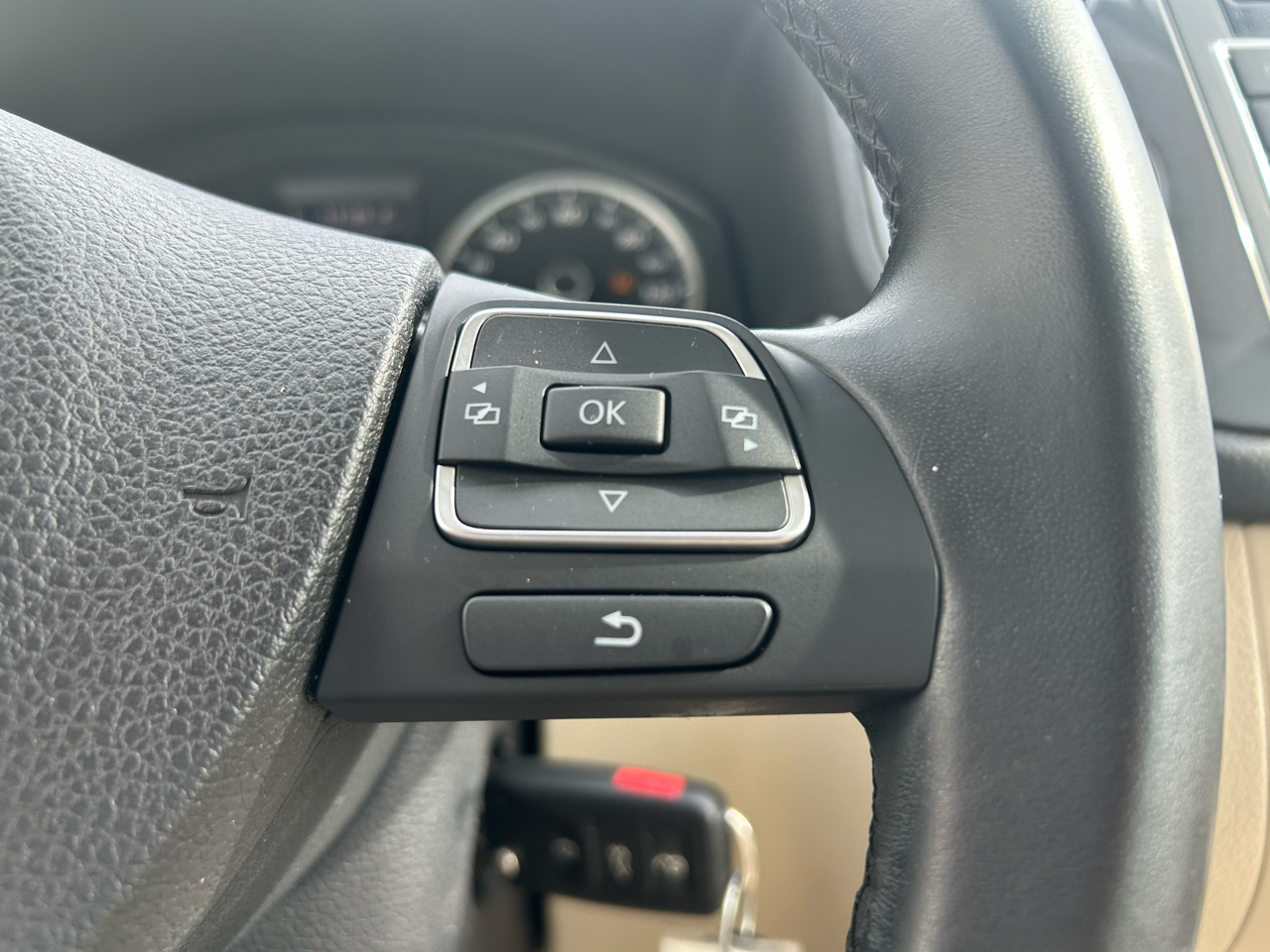 Volkswagen Tiguan S 2012