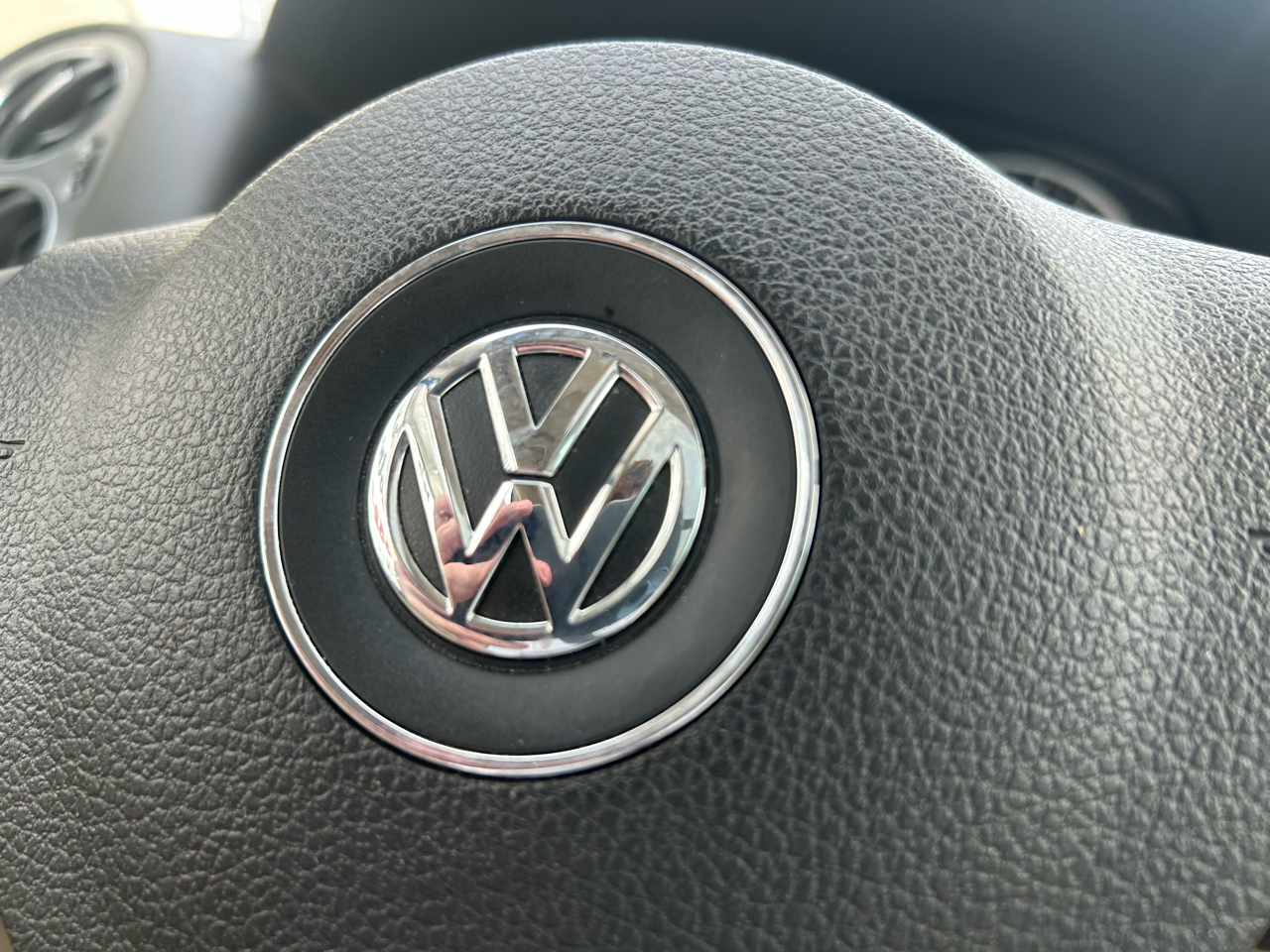 Volkswagen Tiguan S 2012