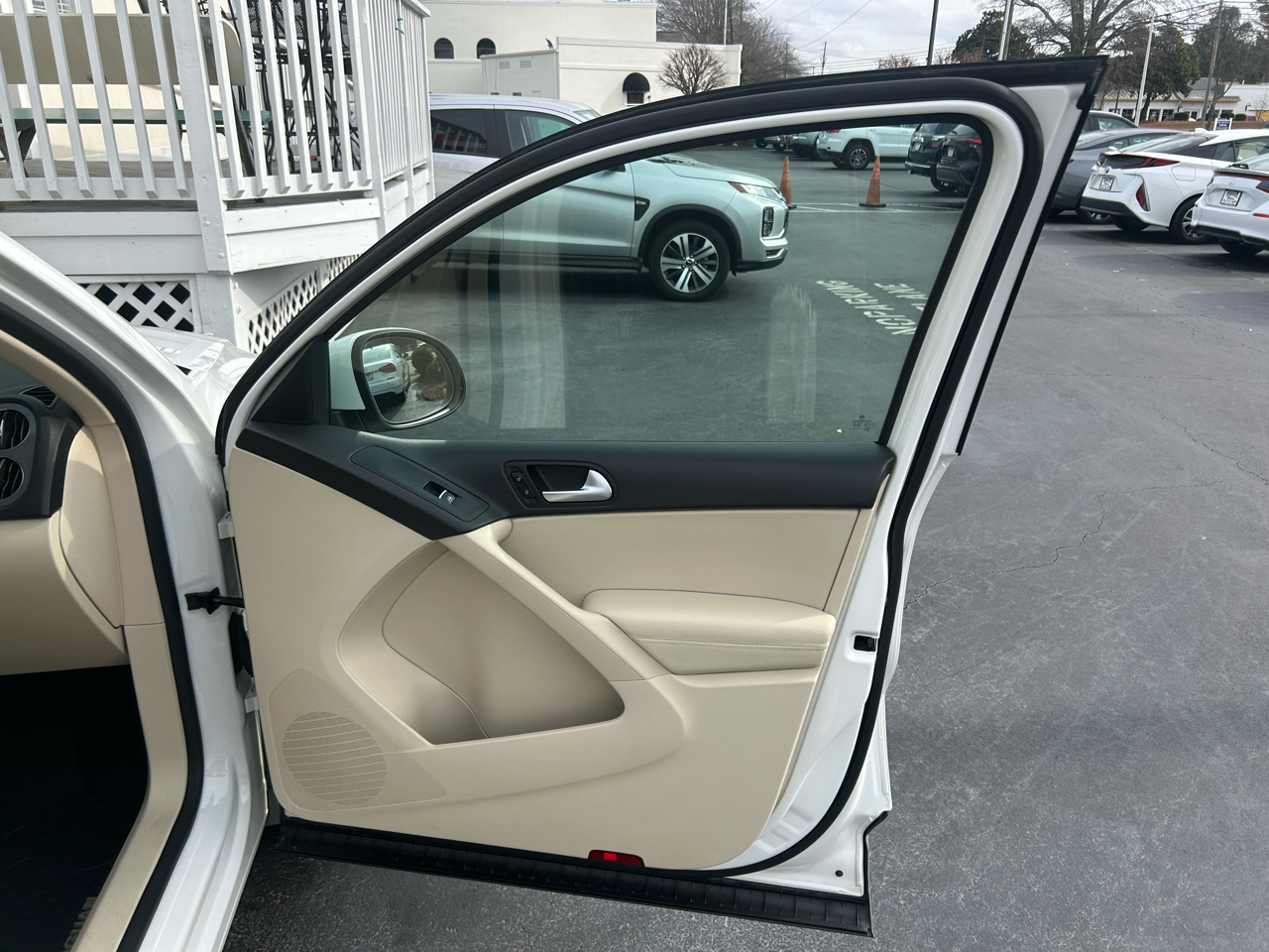 Volkswagen Tiguan S 2012