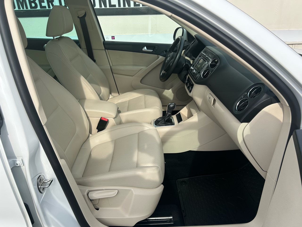 Volkswagen Tiguan S 2012