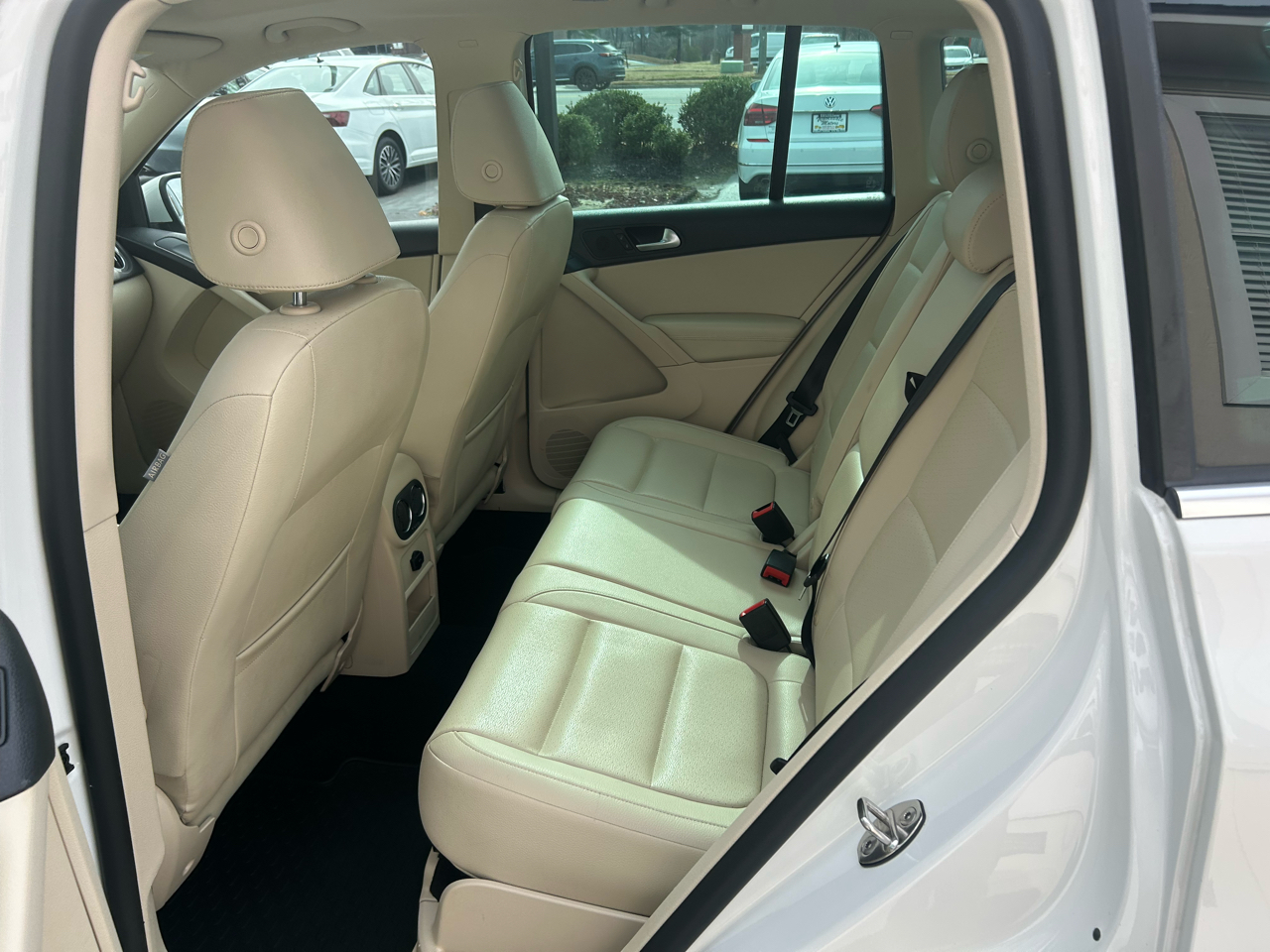 Volkswagen Tiguan S 2012