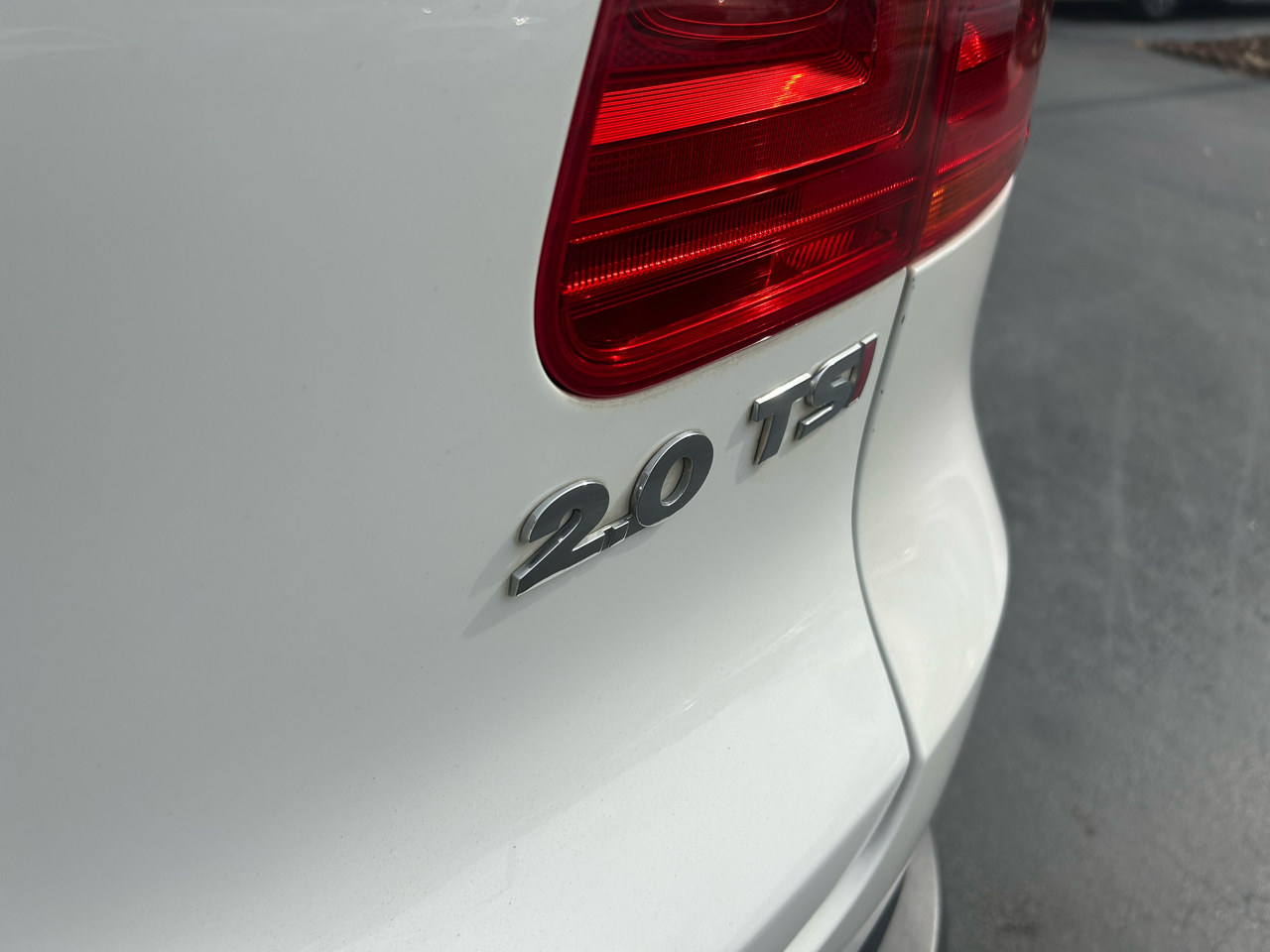 Volkswagen Tiguan S 2012