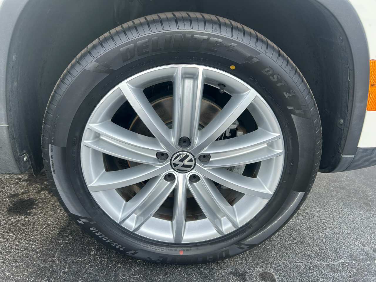 Volkswagen Tiguan S 2012