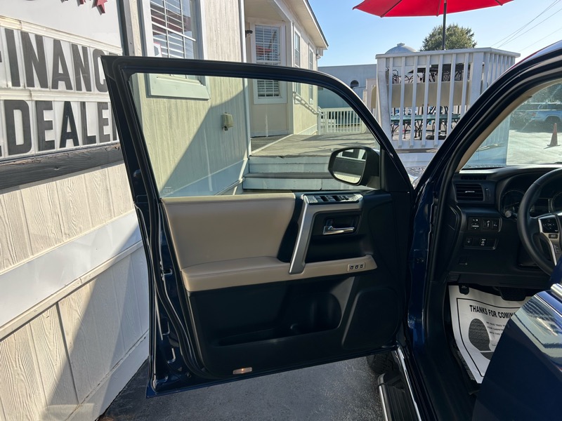 2018 Toyota 4Runner Limited 4WD V6 photo 8