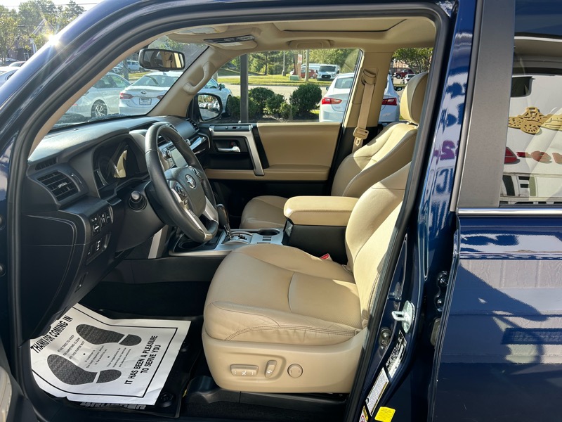 2018 Toyota 4Runner Limited 4WD V6 photo 9