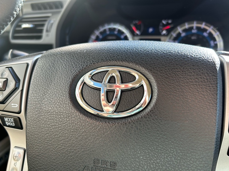 2018 Toyota 4Runner Limited 4WD V6 photo 22