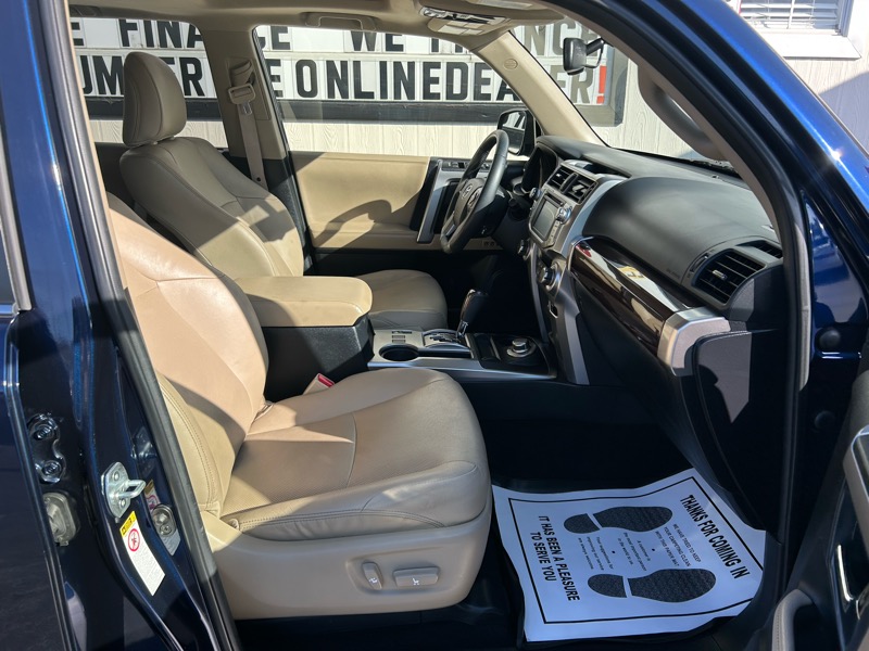 2018 Toyota 4Runner Limited 4WD V6 photo 25
