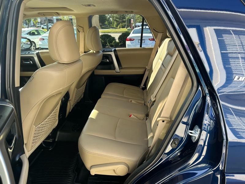 2018 Toyota 4Runner Limited 4WD V6 photo 30