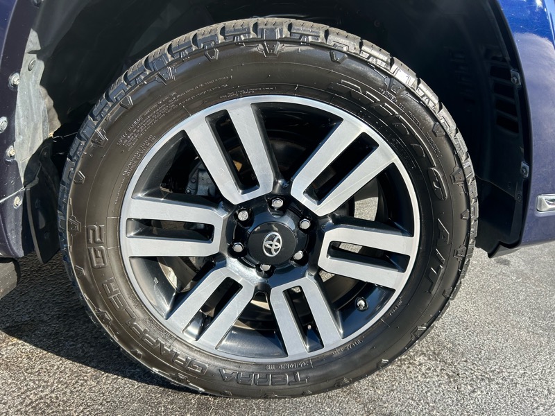 2018 Toyota 4Runner Limited 4WD V6 photo 35