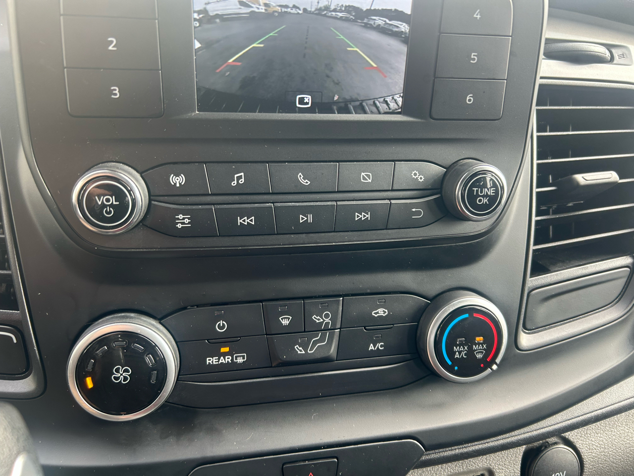 Ford Transit 250 XL 2024