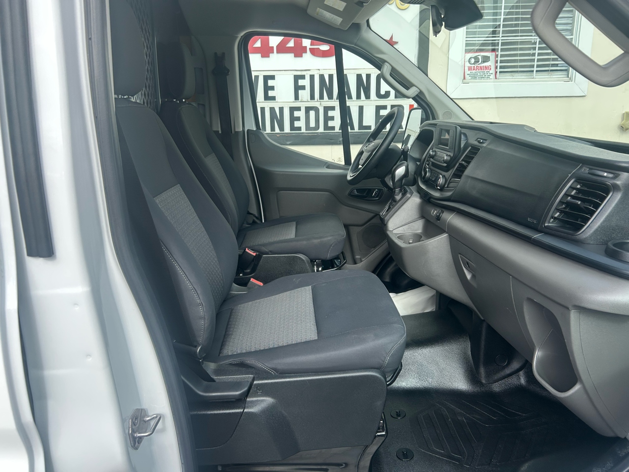 Ford Transit 250 XL 2024