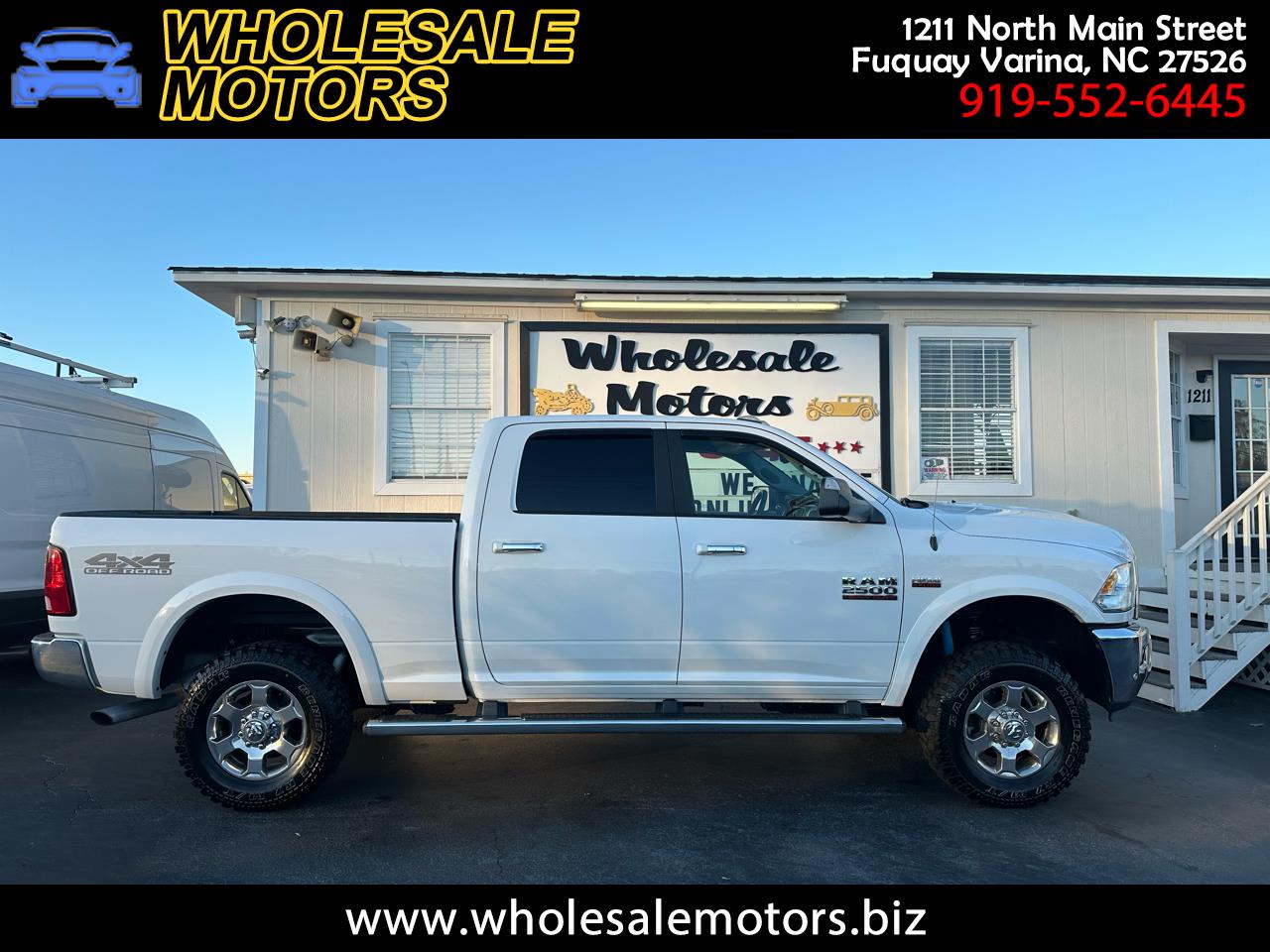 RAM 2500 Big Horn 4x4 Crew Cab 6'4" Box 2017
