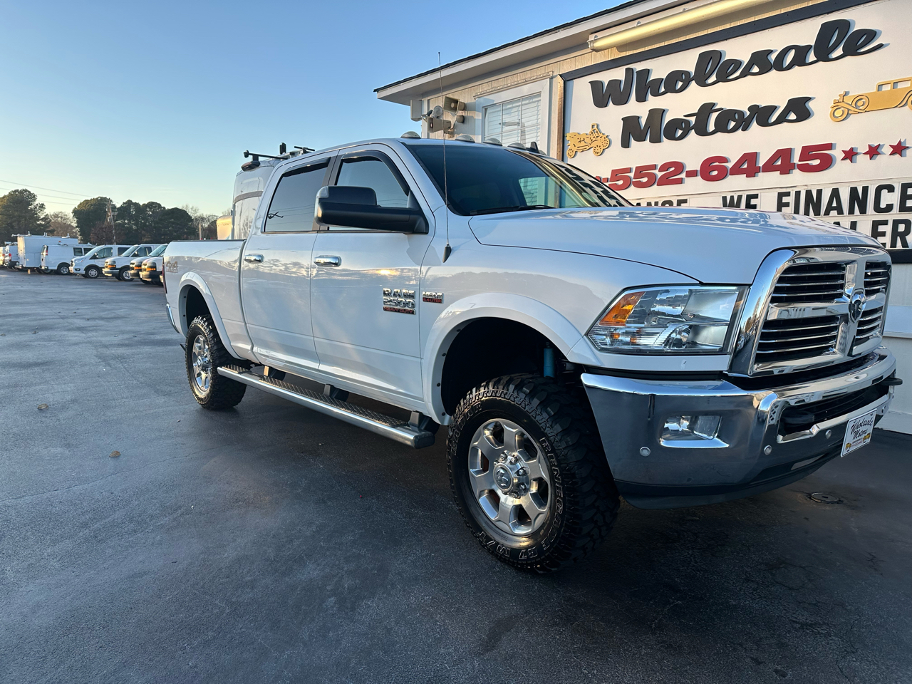 RAM 2500 Big Horn 4x4 Crew Cab 6'4" Box 2017