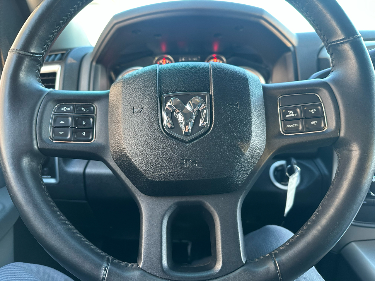 RAM 2500 Big Horn 4x4 Crew Cab 6'4" Box 2017