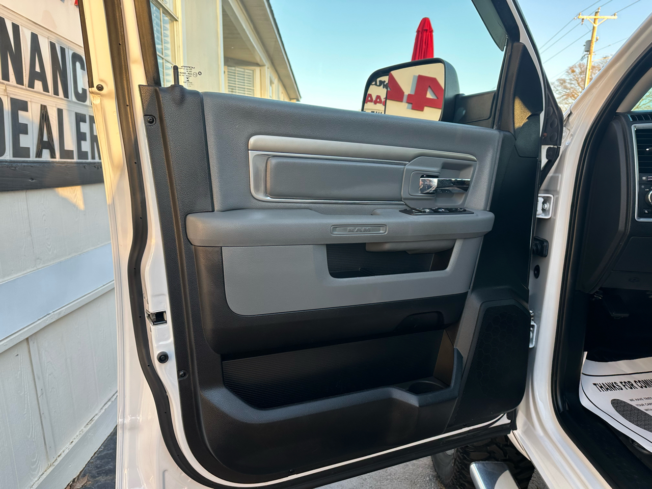 RAM 2500 Big Horn 4x4 Crew Cab 6'4" Box 2017