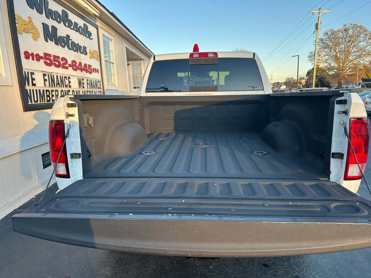 RAM 2500 Big Horn 4x4 Crew Cab 6'4" Box 2017