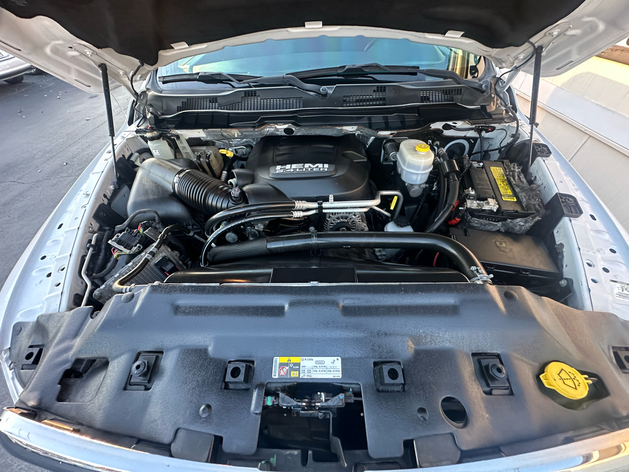 RAM 2500 Big Horn 4x4 Crew Cab 6'4" Box 2017