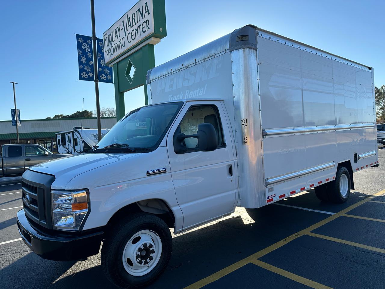 Ford Econoline E-350 2022