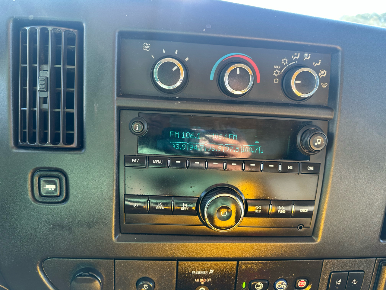 GMC Savana Commercial Cutaway 3500 Van 177" 2019