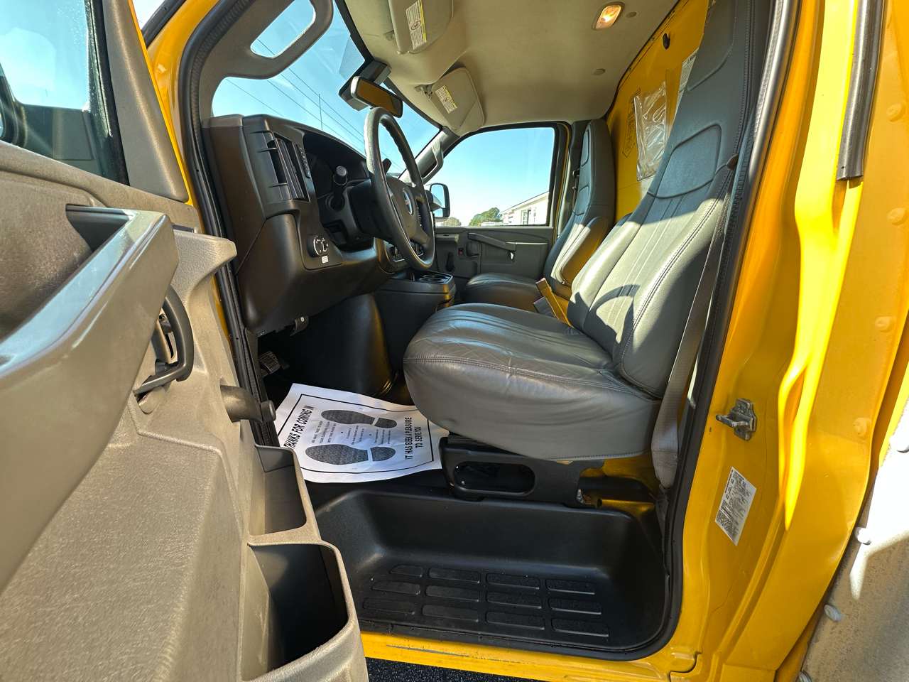 GMC Savana Commercial Cutaway 3500 Van 177" 2019