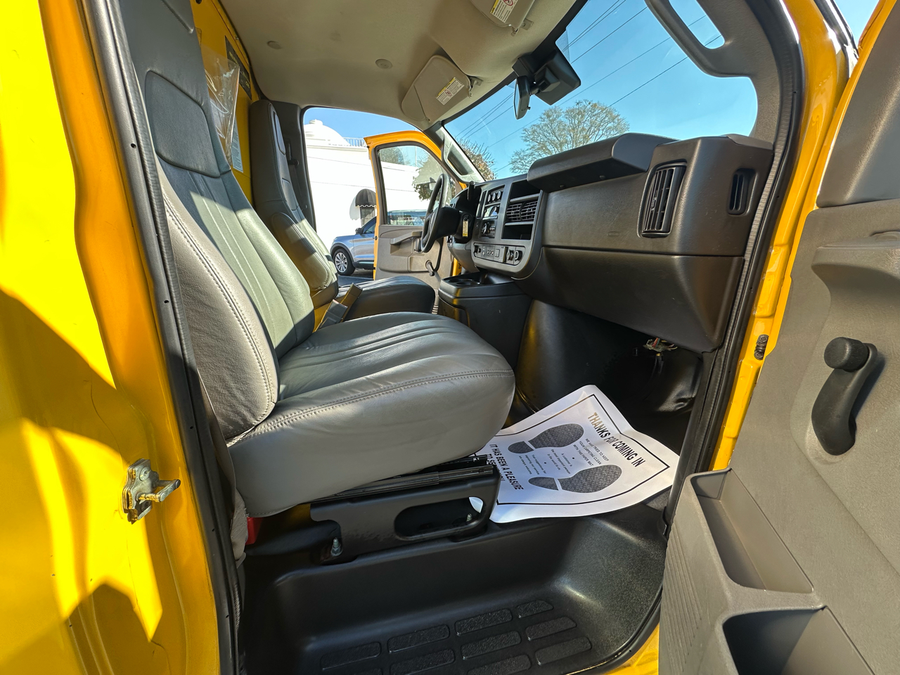 GMC Savana Commercial Cutaway 3500 Van 177" 2019