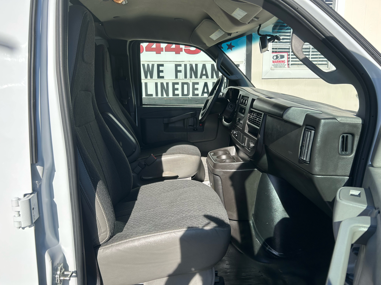 Chevrolet Express Cargo Van RWD 2500 135" 2024