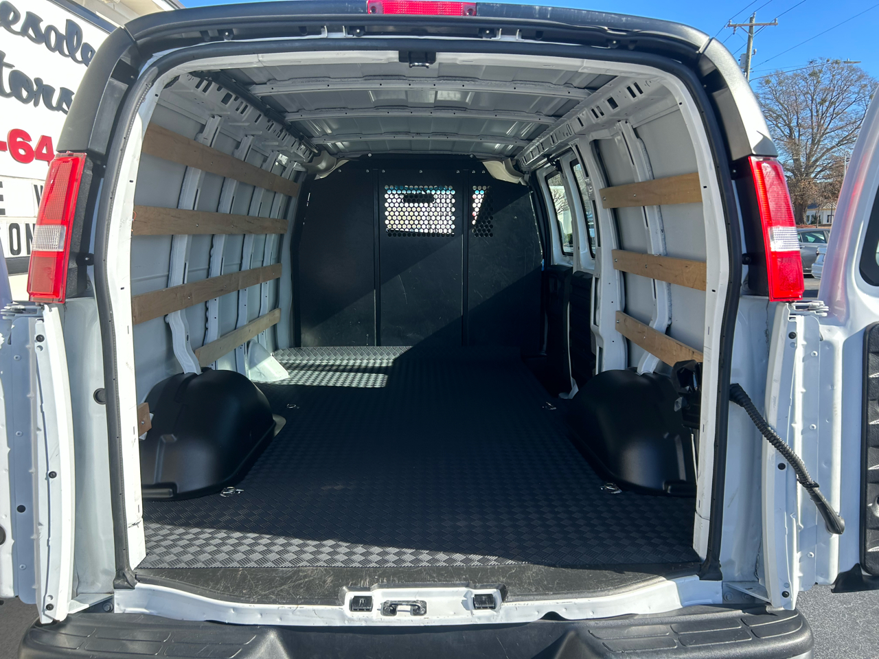 Chevrolet Express Cargo Van RWD 2500 135" 2024