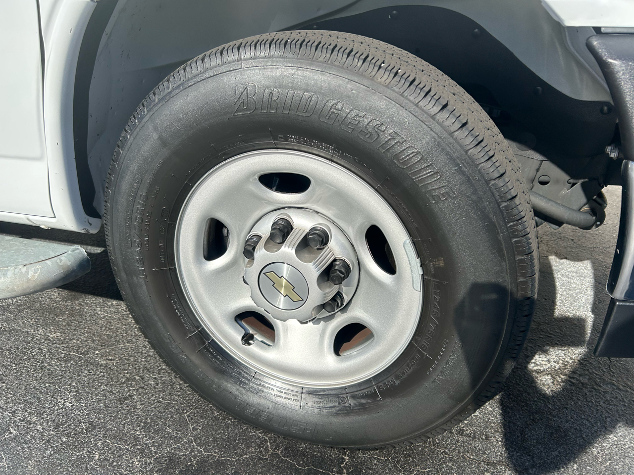 Chevrolet Express Cargo Van RWD 2500 135" 2024